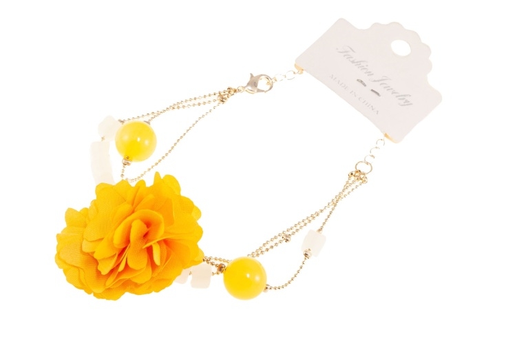 Żółta bransoletka z kwiatem